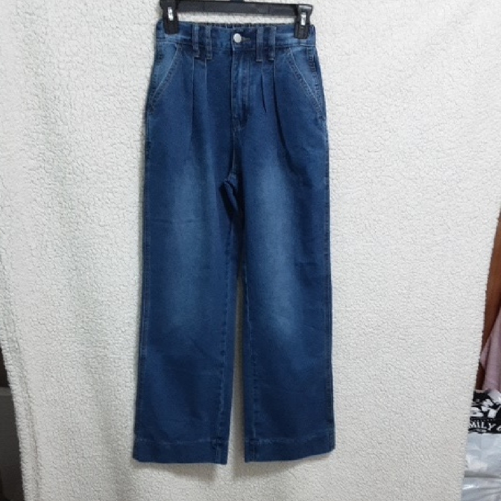 Straight Leg Pleated Jeans